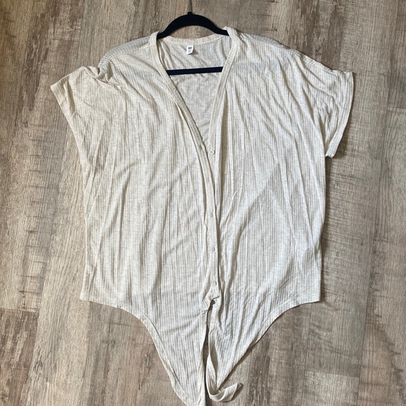 B.P front tie button up short sleeve XL NWOT - Picture 2 of 4